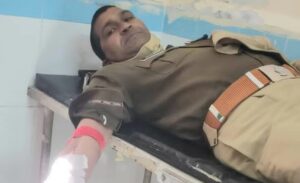 रक्तदान करमित्र पुलिस ने दिया इंसानियत का संदेश