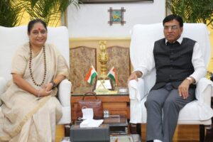 उत्तराखण्ड विधानसभा अध्यक्ष श्रीमती ऋतु खंडूडी केंद्रीय स्वास्थ्य एवं परिवार कल्याण मंत्री  से शिष्टाचार भेंट  की
