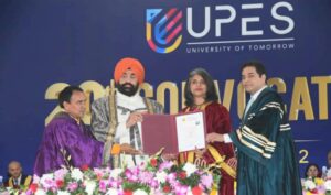 UPES में आयोजित 20वें दीक्षांत समारोह में राज्यपाल Lt Gen Gurmit Singh शमिल हुए UPES में आयोजित 20वें दीक्षांत समारोह में राज्यपाल Lt Gen Gurmit Singh शमिल हुए