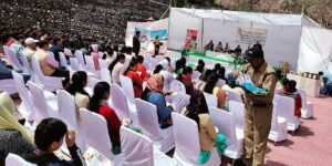 चमोली पुलिस ने द इंडियन एकेडमी कर्णप्रयाग में आयोजित किया बहुद्देशीय संयुक्त जागरुकता कार्यक्रम