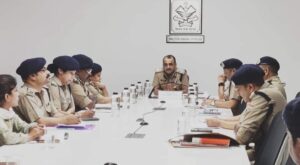 पुलिस महानिदेशक, उत्तराखंड द्वारा वीडियो कांफ्रेसिंग के माध्यम से बैठक की गई