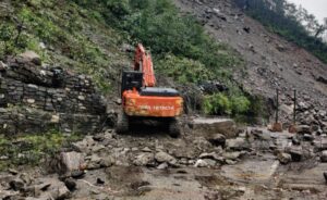 लगातार मॉनिटरिंग और ग्राउंड जीरो पर मुख्यमंत्री धामी के बार-बार जाने से कार्यों में आई तेज़ी IMG-20240807-WA0033