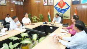 मुख्य सचिव आनन्द बर्द्धन की बैठक: देहरादून शहर की यातायात व्यवस्था सुधारने के लिए महत्वपूर्ण दिशा-निर्देश