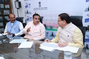 सीएम धामी ने नई दिल्ली में केंद्रीय सड़क परिवहन एवं राजमार्ग मंत्री नितिन गडकरी से भेंट की