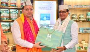 केंद्रीय मंत्री  शिवराज सिंह चौहान एवं मुख्यमंत्री  धामी ने  "हाउस ऑफ हिमालयाज" के स्टोर का किया शुभारंभ।
