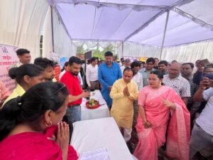 सीएचसी, नारसन में राज्य के स्वास्थ्य मंत्री डॉ धन सिंह रावत ने बहुउद्देशीय शिविर का शुभारम्भ किया