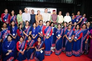 तीलू रौतेली सम्मान: 13 महिलाओं और 33 आंगनवाड़ी कार्यकत्रियों को मिला सम्मान