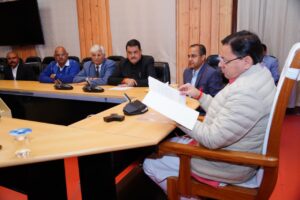 सीएम धामी से संघर्ष समिति बार एसोसिएशन देहरादून के पदाधिकारियों ने भेंट कर सौंपा विभिन्न समस्याओं से संबंधित ज्ञापन