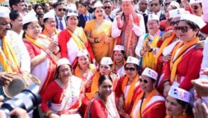 लोक गीतों की धुनों के बीच सीएम आवास में निखरे होली के रंग 31b2cc12-714f-4b2f-a119-83876927a7a7