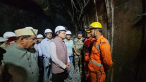 मुख्यमंत्री धामी ने टीएचडीसी टनल हादसे का किया स्थलीय निरीक्षण, रेस्क्यू अभियान का लिया जायजा 013a8174-0f13-4d81-b514-655c1fcddcea